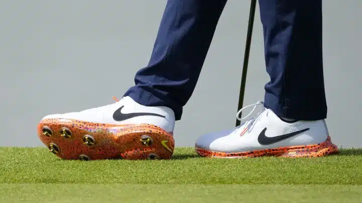 Nike Victory Tour Golf Shoe